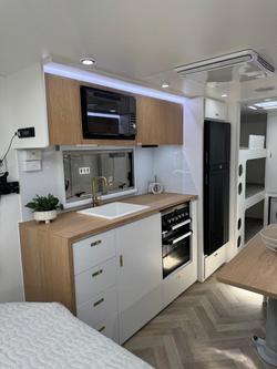 2025 Olympic Marathon 21' Family Van