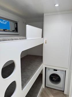 2025 Olympic Marathon 21' Family Van