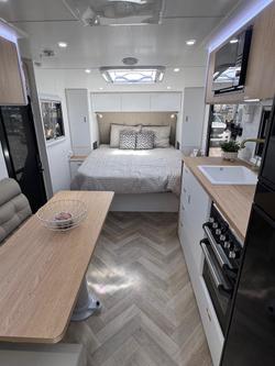 2025 Olympic Marathon 21' Family Van