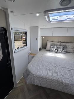 2025 Olympic Marathon 21' Family Van