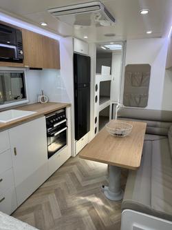 2025 Olympic Marathon 21' Family Van