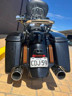 2017 Harley-Davidson CVO Street Glide 114 (FLHXSE) Touring Black