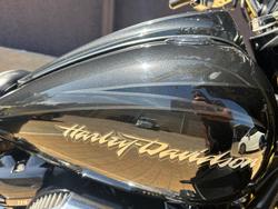 2017 Harley-Davidson CVO Street Glide 114 (FLHXSE) Touring Black