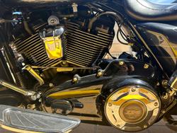 2017 Harley-Davidson CVO Street Glide 114 (FLHXSE) Touring Black