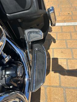 2017 Harley-Davidson CVO Street Glide 114 (FLHXSE) Touring Black