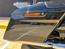 2017 Harley-Davidson CVO Street Glide 114 (FLHXSE) Touring Black