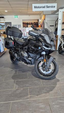 BMW R 1300 RT Triple Black
