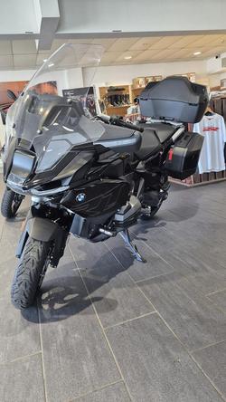 2025 BMW R 1300 RT Triple Black R 1300 Black