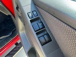 2014 Nissan Navara Silverline SE D40 Series 9 4X4 Dual Range Burning Red