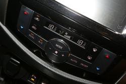 2021 Nissan Navara ST-X