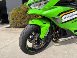 2024 Kawasaki NINJA 400 ZX-4RR KRT Green