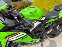 2024 Kawasaki NINJA 400 ZX-4RR KRT Green