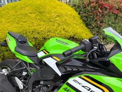 2024 Kawasaki NINJA 400 ZX-4RR KRT Green