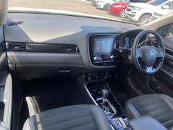 2021 Mitsubishi Outlander LS