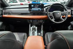 2022 Mitsubishi Outlander Exceed Tourer