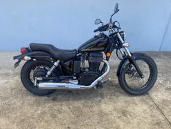 Suzuki Boulevard S40