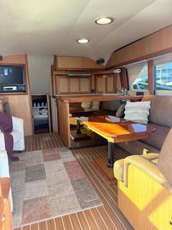 2006 Luhrs 41 Flybridge Cruiser