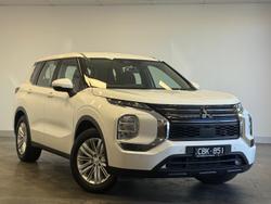 2022 Mitsubishi Outlander ES