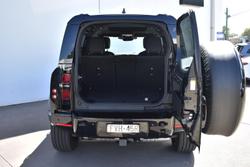 2023 Land Rover Defender 110 D300 X-Dynamic HSE L663 MY23.5 AWD Santorini Black