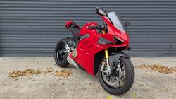 2021 DUCATI PANIGALE V4 S Red