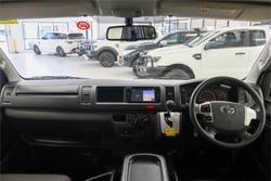 2017 Toyota Hiace Commuter TRH223R French Vanilla