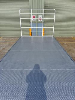 2006 Barker
St3 12.5M Semi Bpw/ Rt