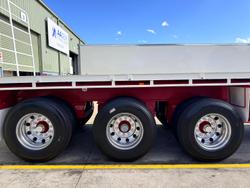 2006 Barker
St3 12.5M Semi Bpw/ Rt