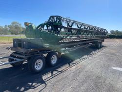 2017 John Deere S680 Combine & 640D Draper Front