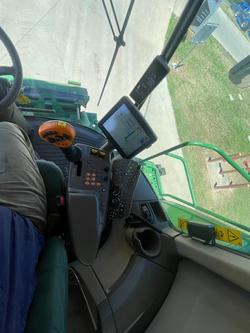 2017 John Deere S680 Combine & 640D Draper Front