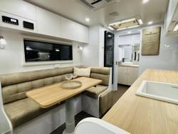 2025 Wonderland RV Amaroo 19Ft Rear Entry Door