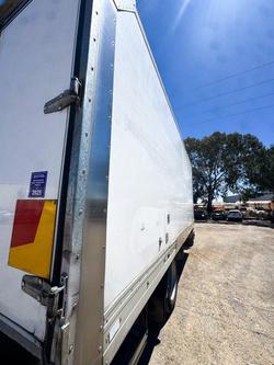 2008 Mitsubishi Fuso Fighter Fk 4X2 8 Pallet Fridge Truck