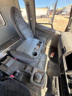 2008 Mitsubishi Fuso Fighter Fk 4X2 8 Pallet Fridge Truck