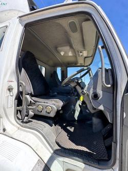 2008 Mitsubishi Fuso Fighter Fk 4X2 8 Pallet Fridge Truck