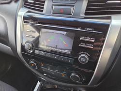 2015 Nissan Navara ST