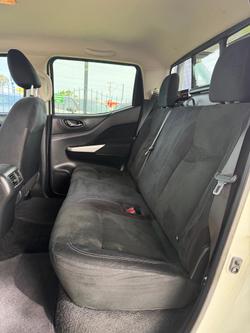 2020 Nissan Navara ST-X