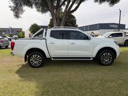 2020 Nissan Navara ST-X