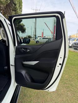 2020 Nissan Navara ST-X