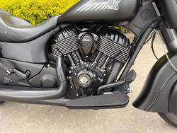 2019 Indian CHIEF DARK HORSE ThunderBLACKSmoke