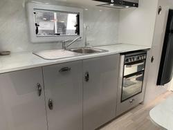 2021 Viscount V3 Caravan