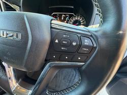 2023 Isuzu MU-X LS-T