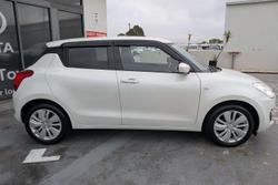 2019 Suzuki Swift GL Navigator