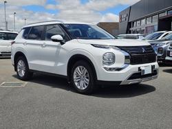 2022 Mitsubishi Outlander LS