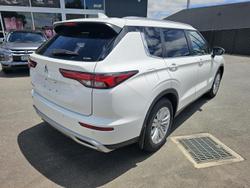 2022 Mitsubishi Outlander LS