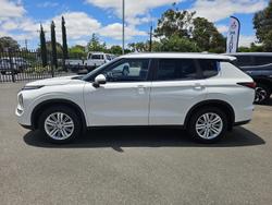 2022 Mitsubishi Outlander LS