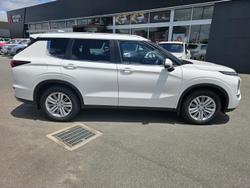 2022 Mitsubishi Outlander LS