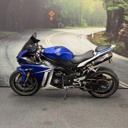 2010 Yamaha YZF-R1 Blue
