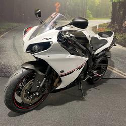 2014 Yamaha YZF-R1 White
