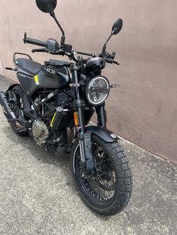 2023 HUSQVARNA SVARTPILEN 401 BLACK