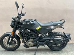 Husqvarna Svartpilen 401