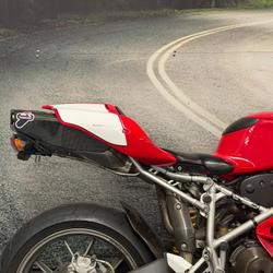 2004 DUCATI 749 Red